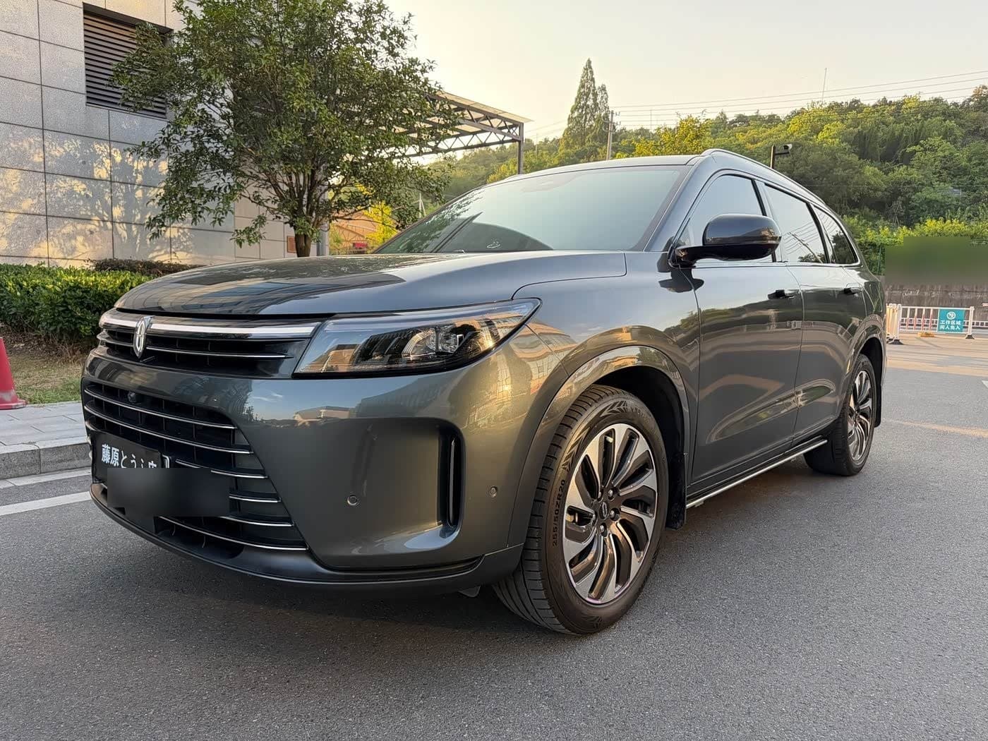 2022 AITO Wenjie AITO M7 front exterior