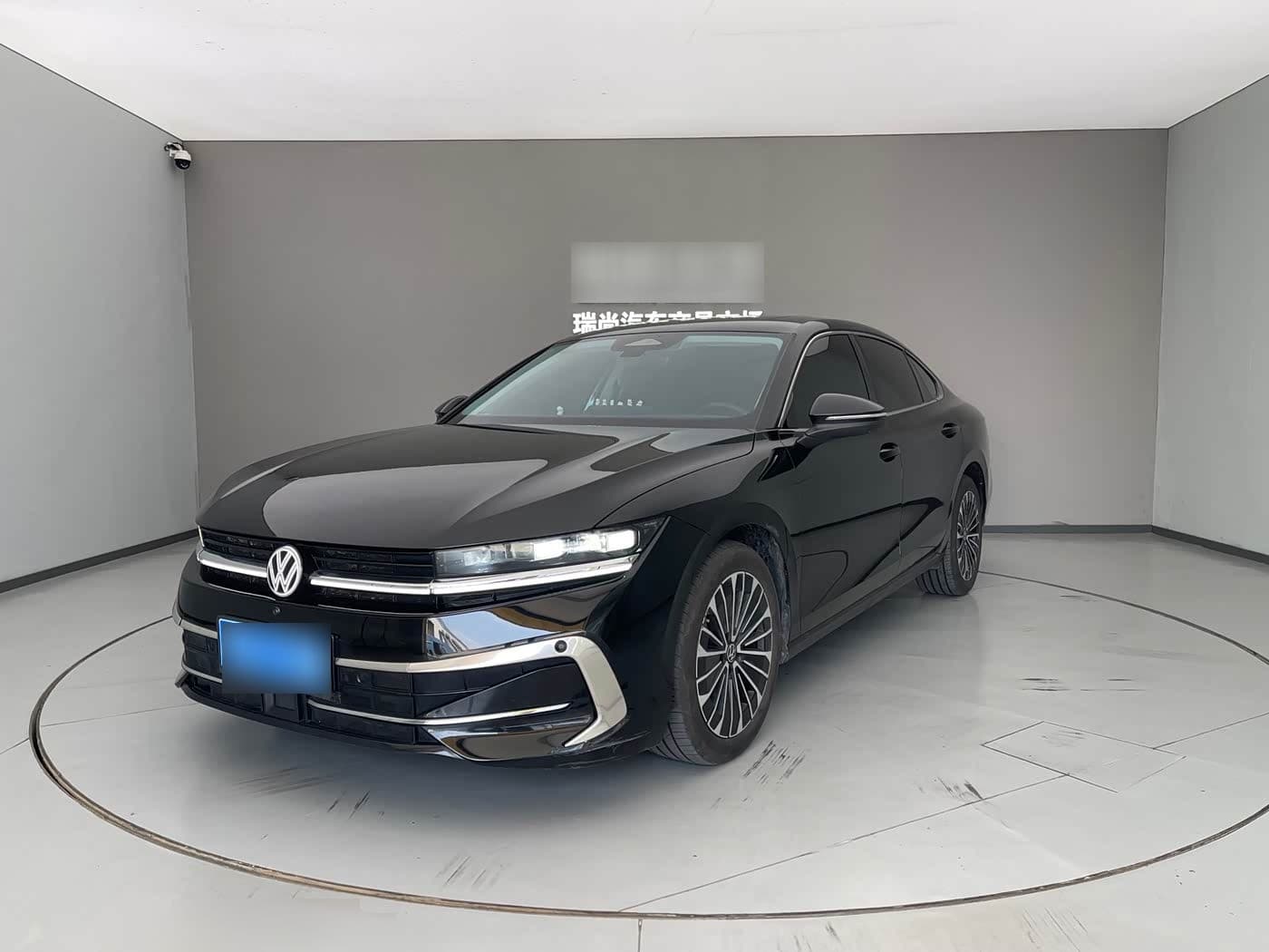 2025 Volkswagen Magotan front exterior