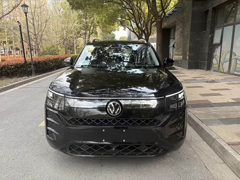 2025 Volkswagen Teramont front exterior