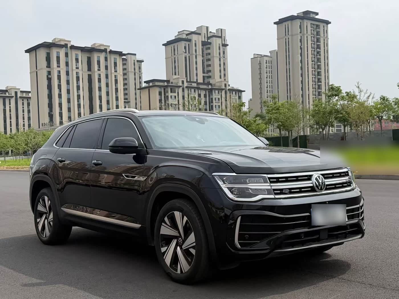 2023 Volkswagen Teramont front exterior