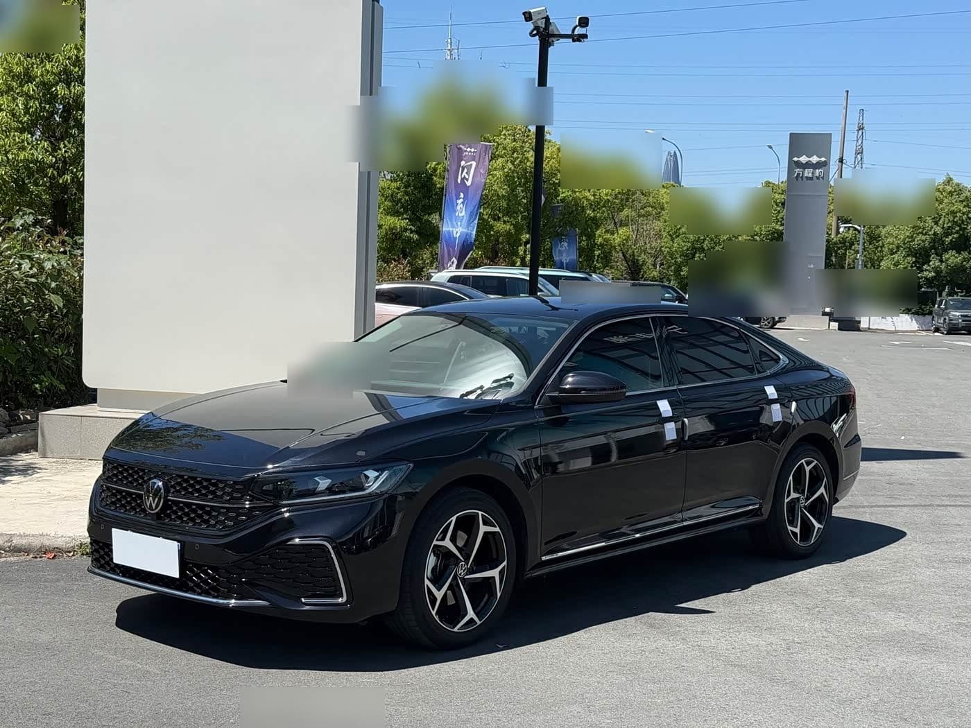 2023 Volkswagen Passat front exterior