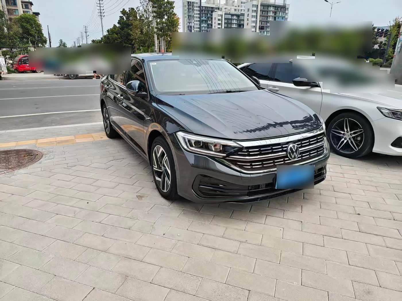 2024 Volkswagen Sagitar front exterior