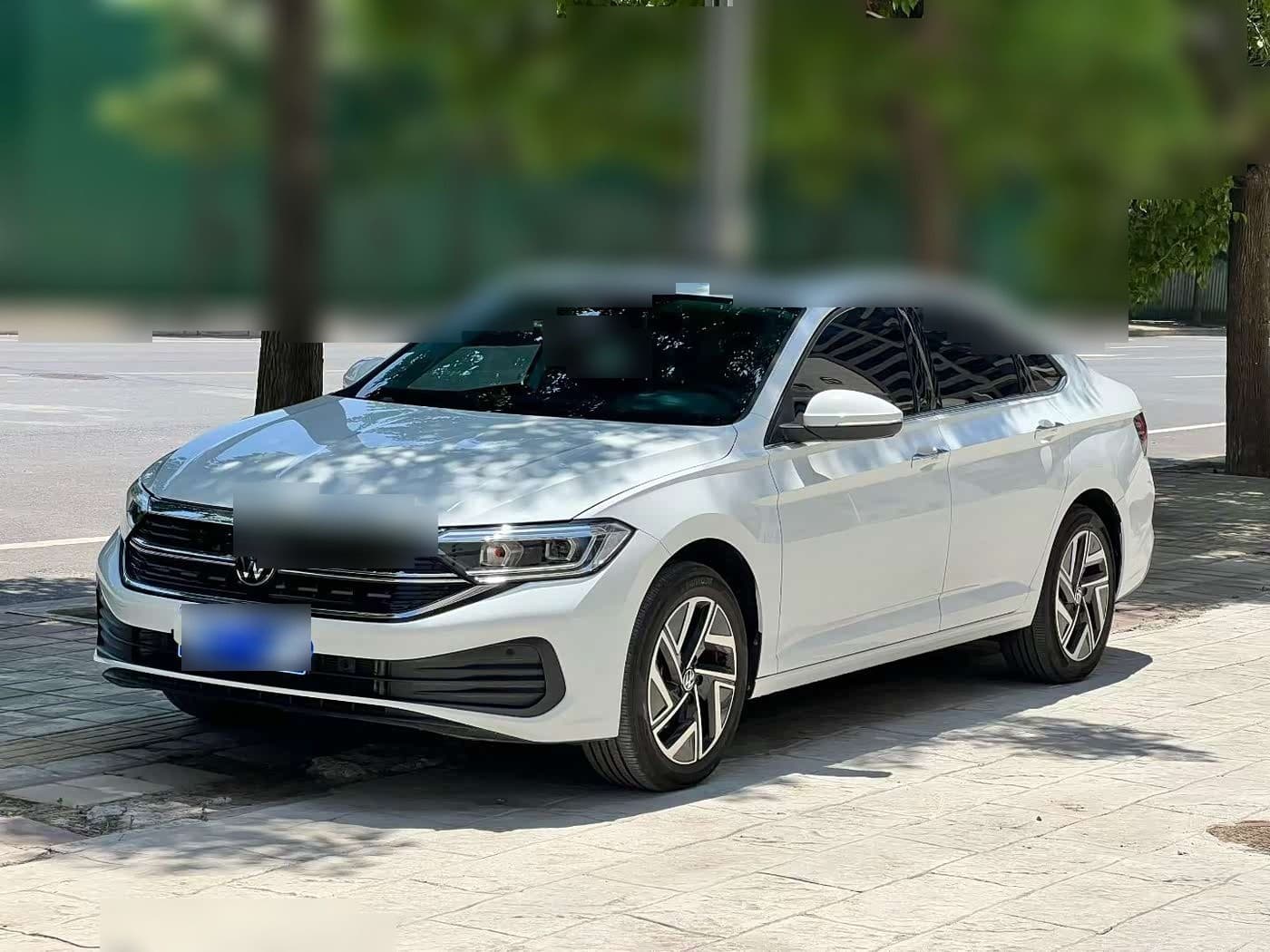 2024 Volkswagen Sagitar front exterior