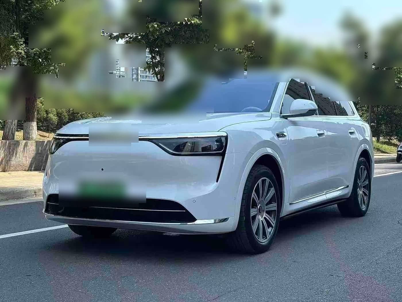 2025 AITO Wenjie AITO M8 front exterior