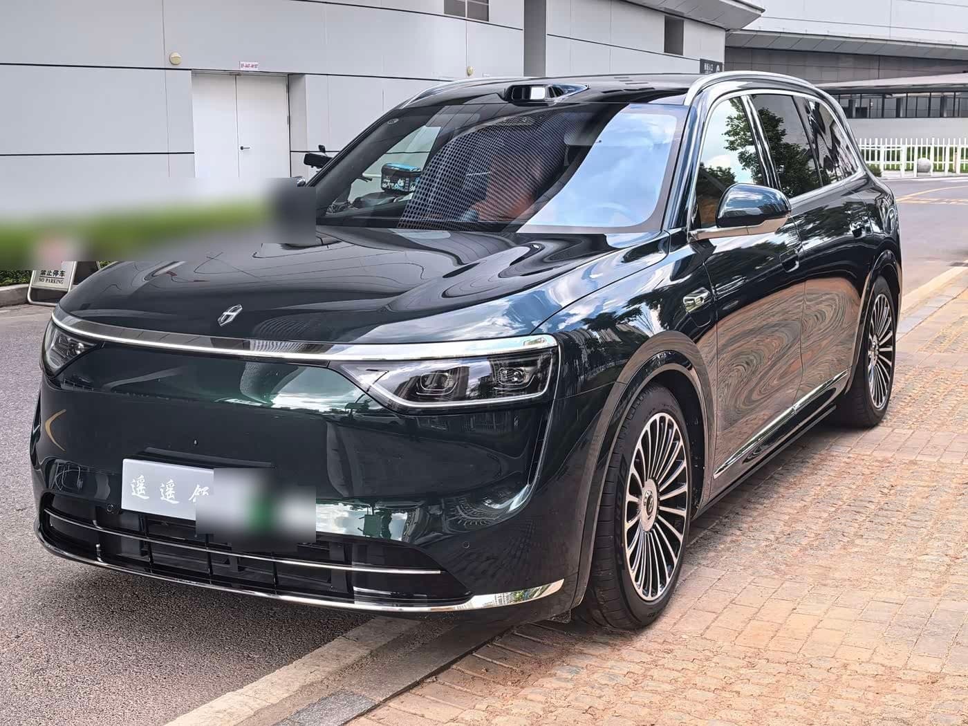 2025 AITO Wenjie AITO M8 front exterior