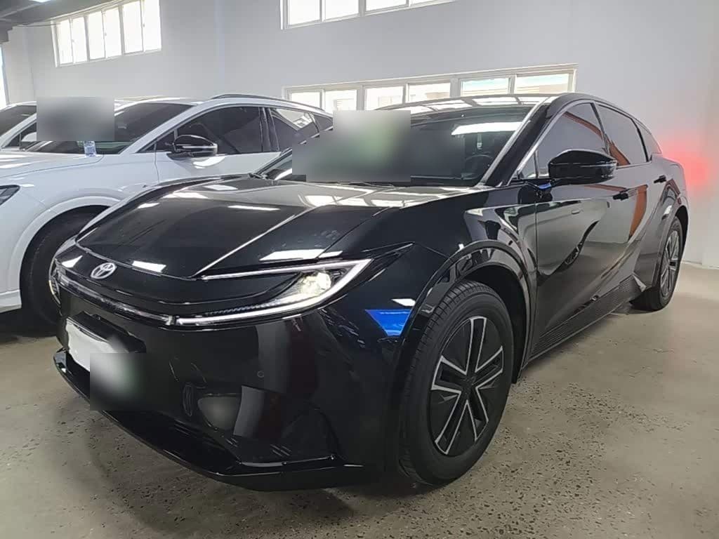 2025 Toyota bZ5 front exterior