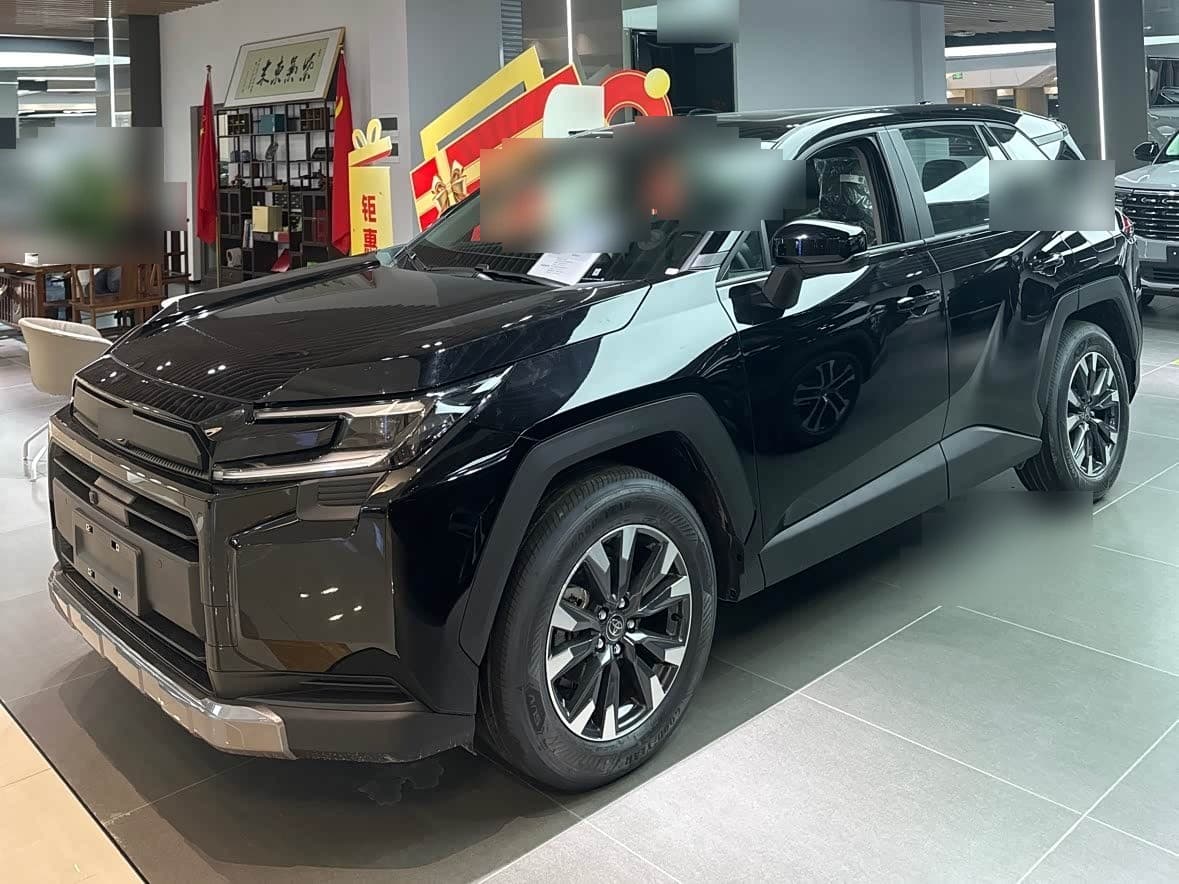 2025 Toyota RAV4 front exterior