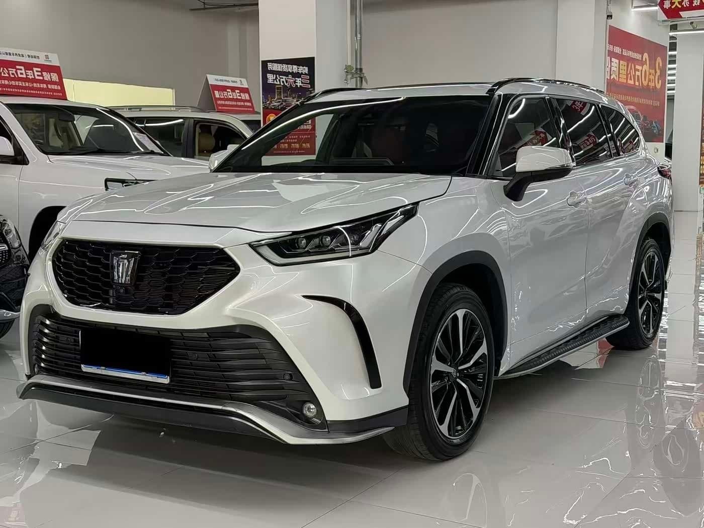 2023 Toyota Crown Kluger front exterior