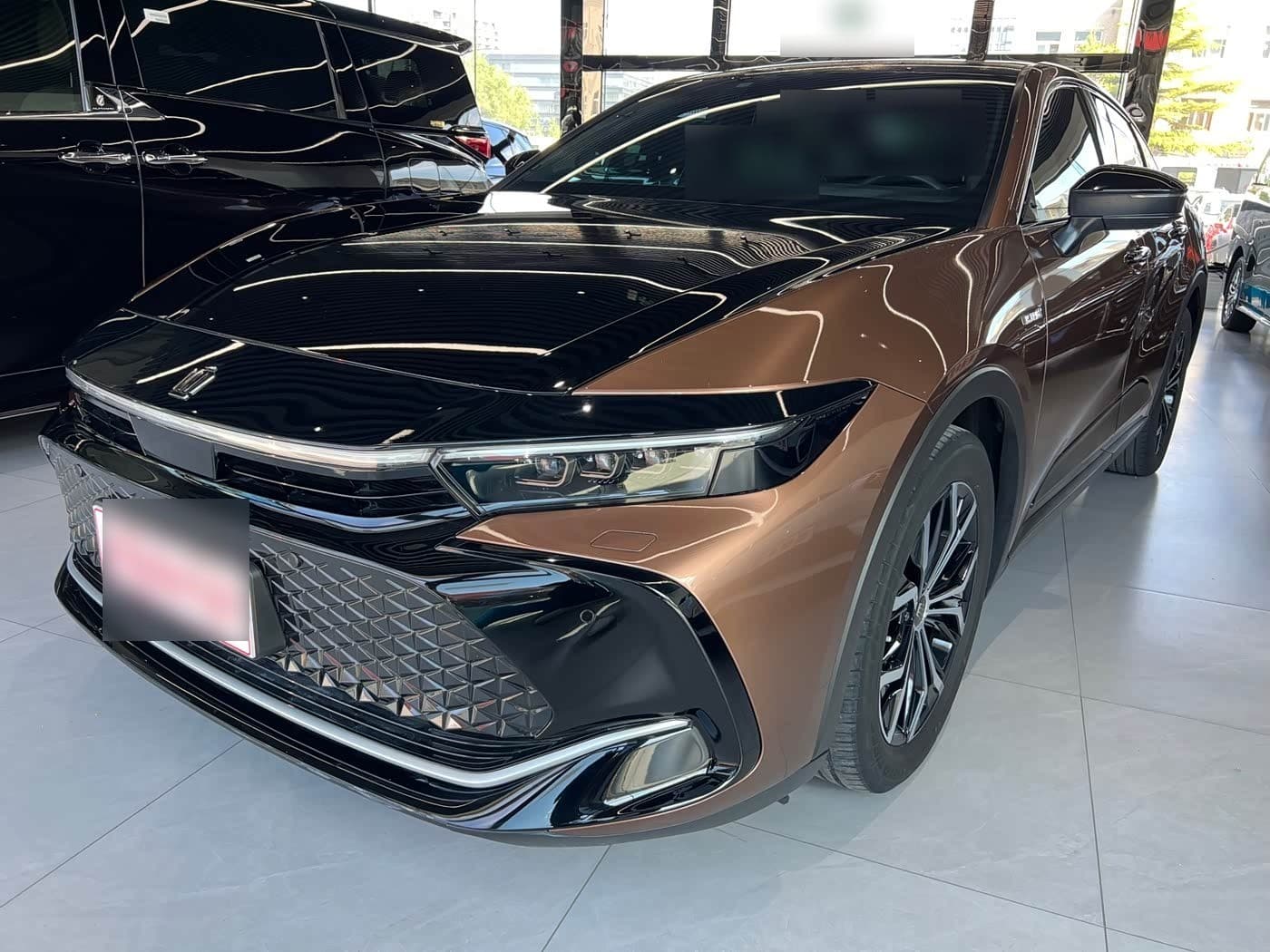 2023 Toyota Crown SportCross front exterior