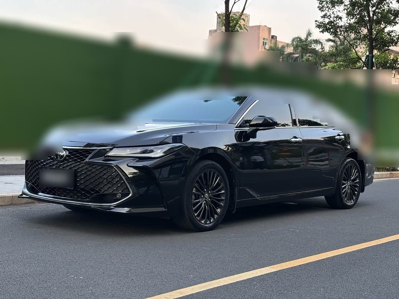 2023 Toyota Avalon front exterior