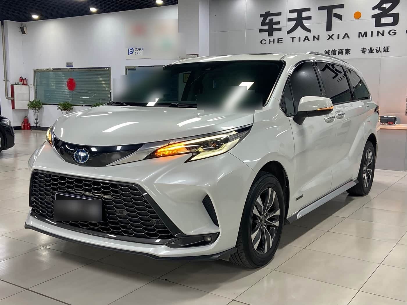 2023 Toyota Granvia front exterior