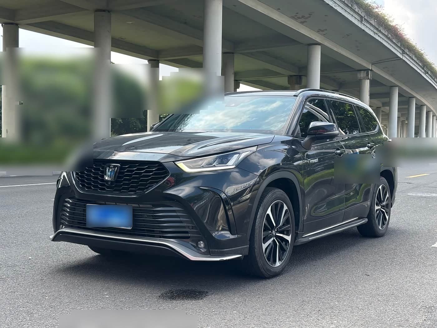 2023 Toyota Crown Kluger front exterior