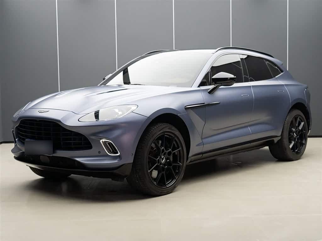 2023 Aston Martin DBX front exterior