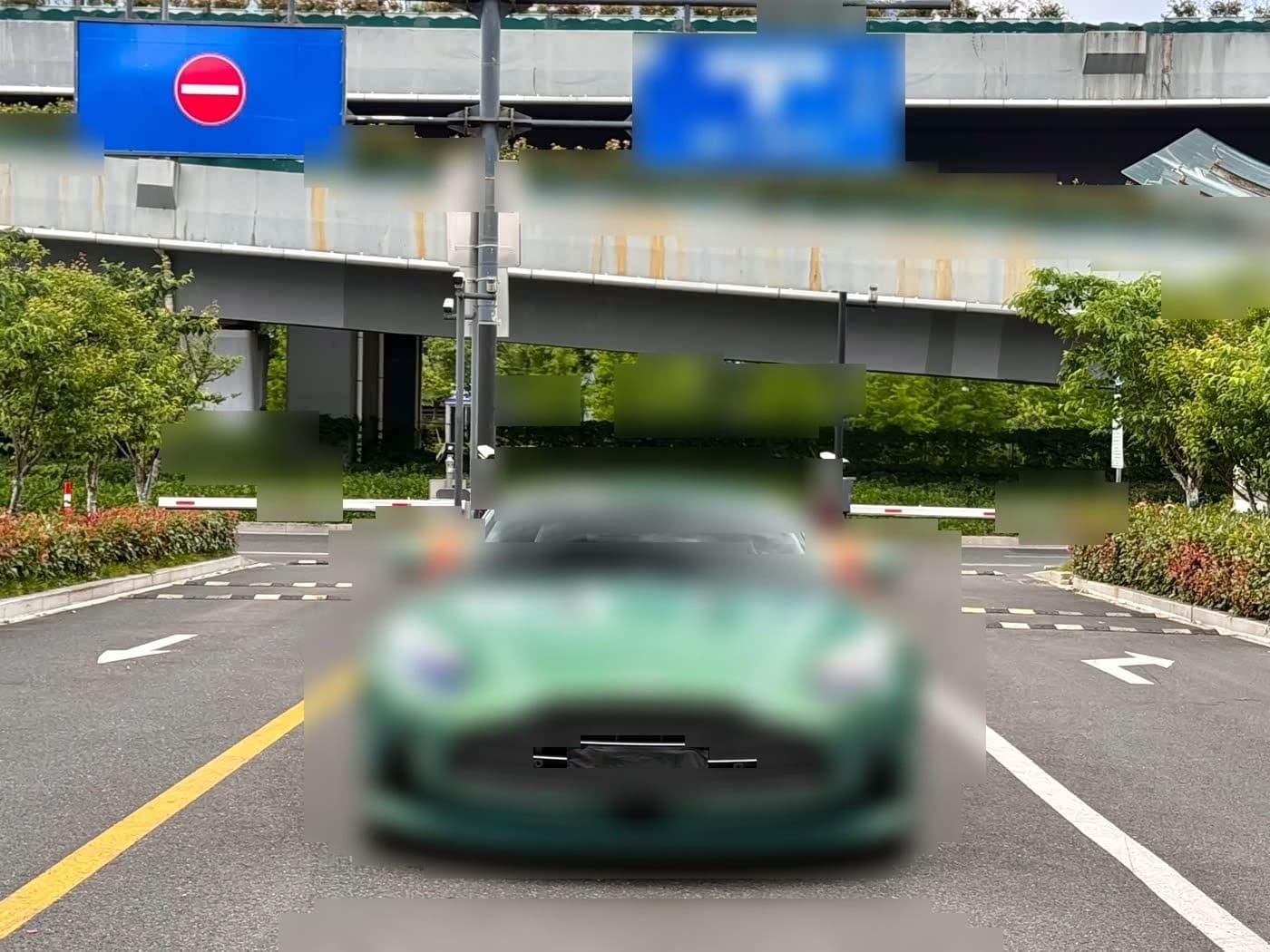 2023 Aston Martin DB12