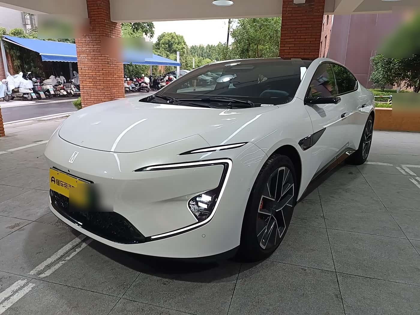 2024 Avatr 12 front exterior