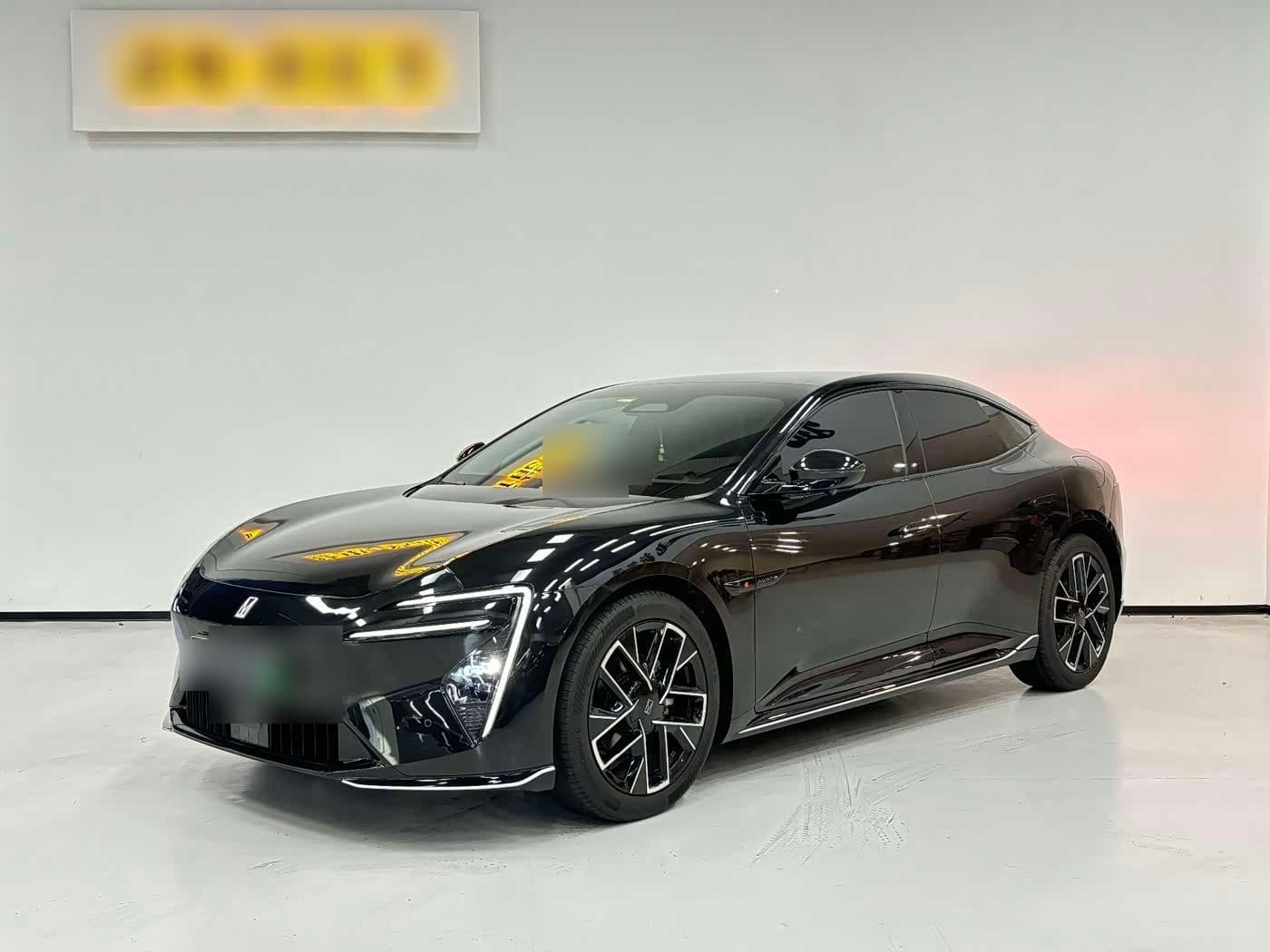 2025 Avatr 06 front exterior