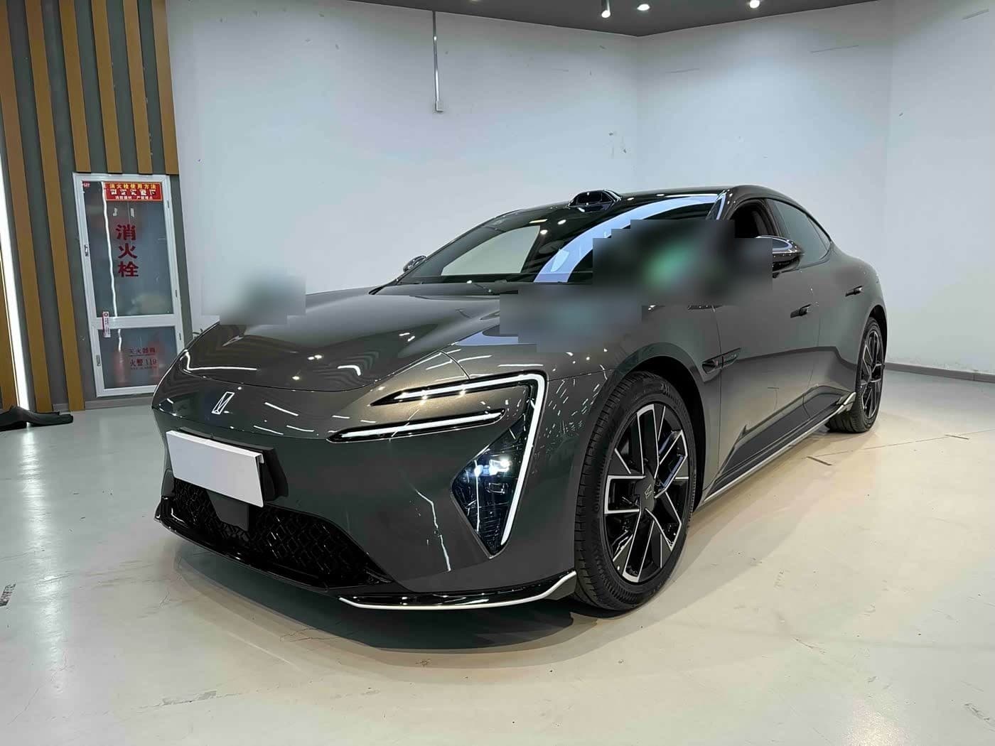 2025 Avatr 06 front exterior