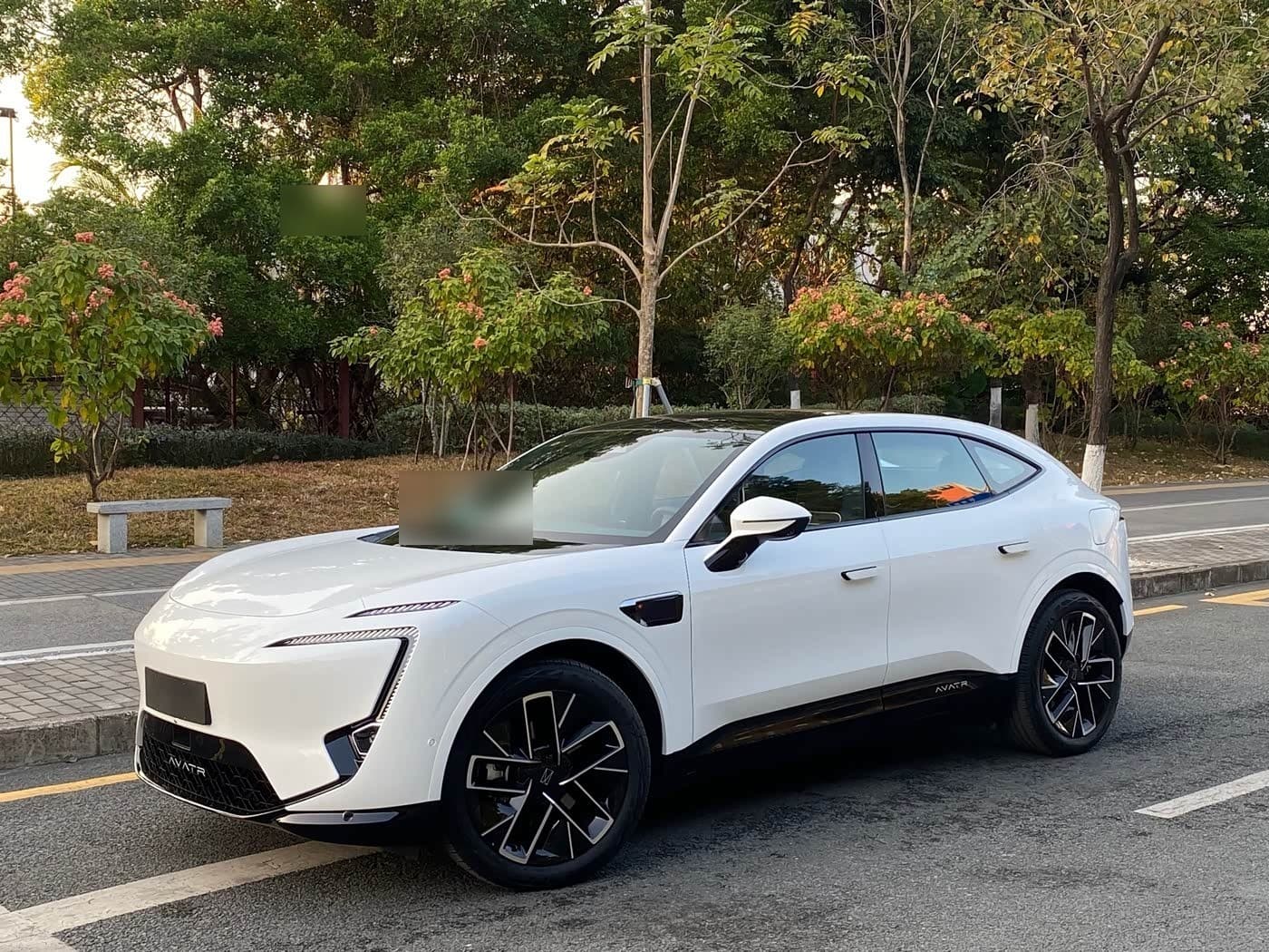 2024 Avatr 11 front exterior