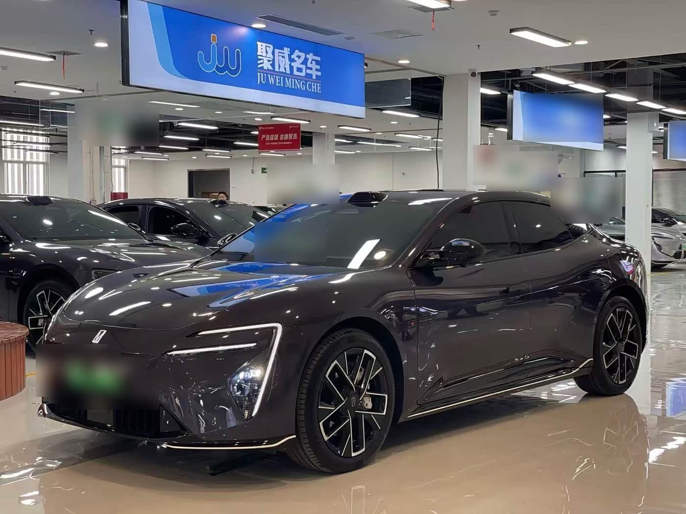 2025 Avatr 06 front exterior