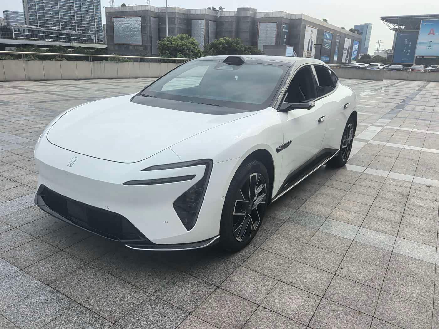 2025 Avatr 06 front exterior