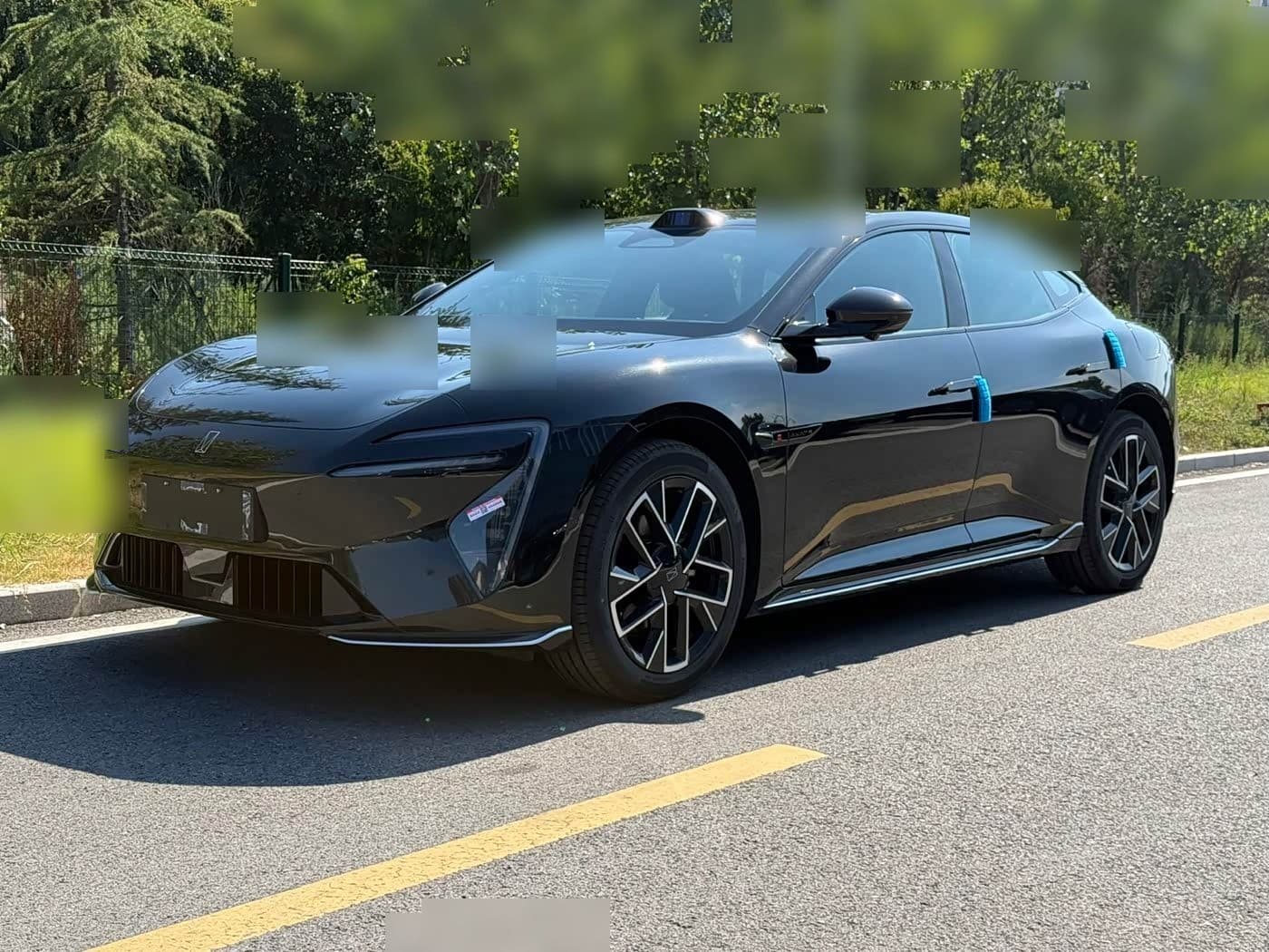 2025 Avatr 06 front exterior