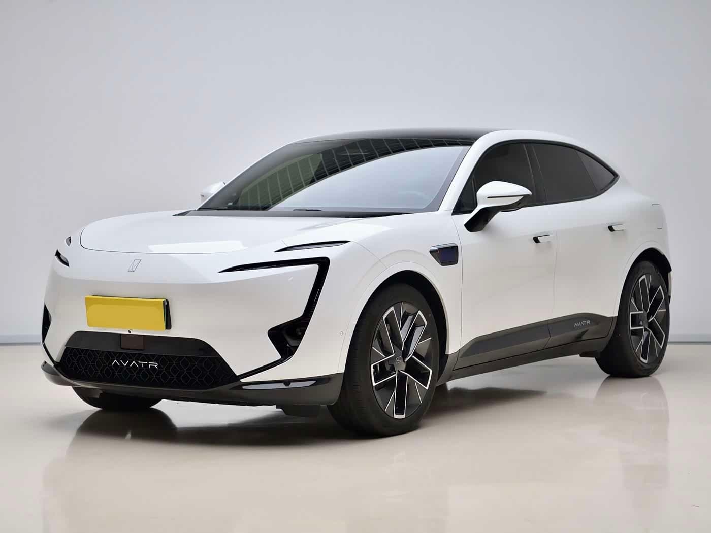 2025 Avatr 11 front exterior