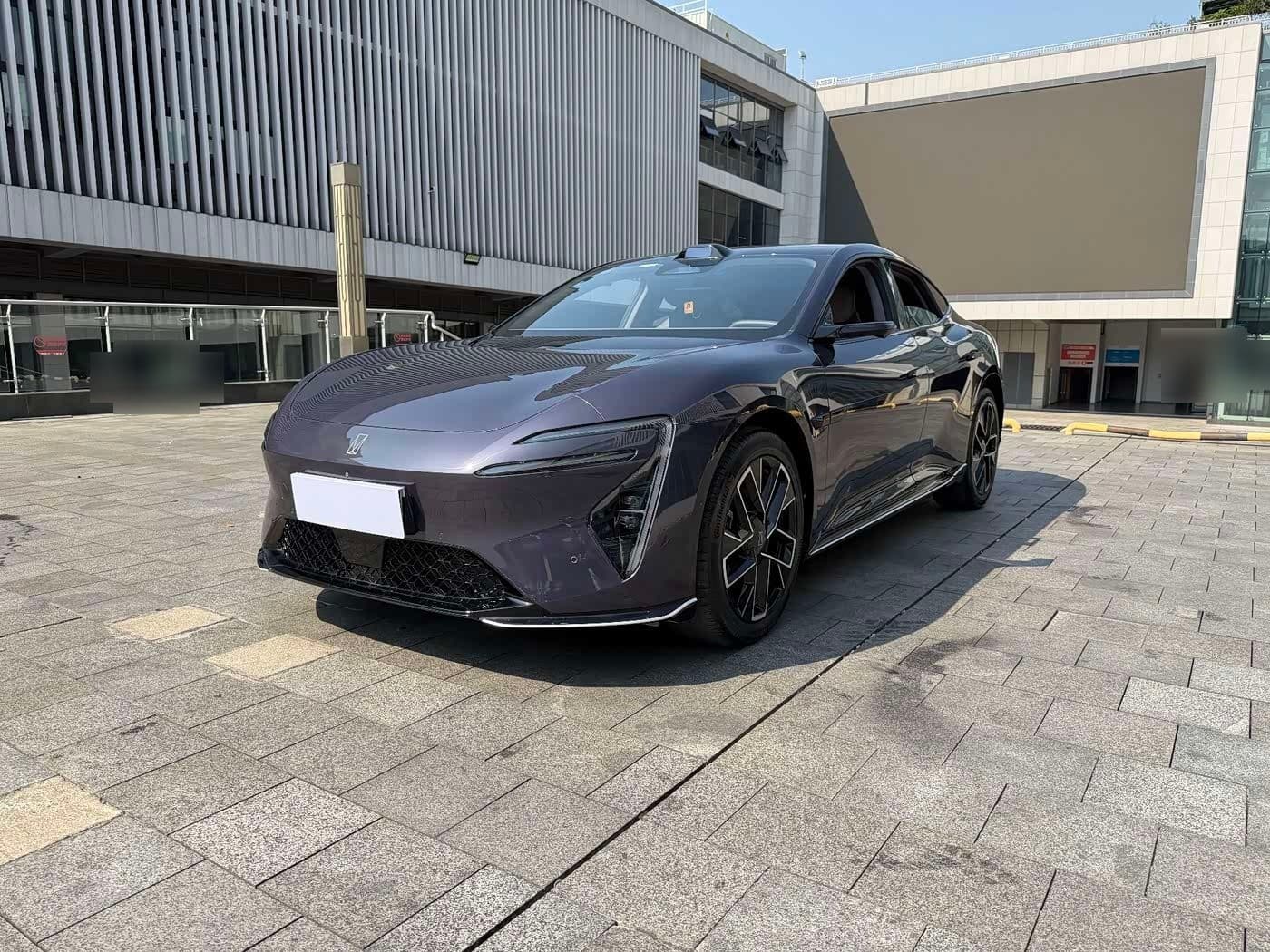 2025 Avatr 06 front exterior