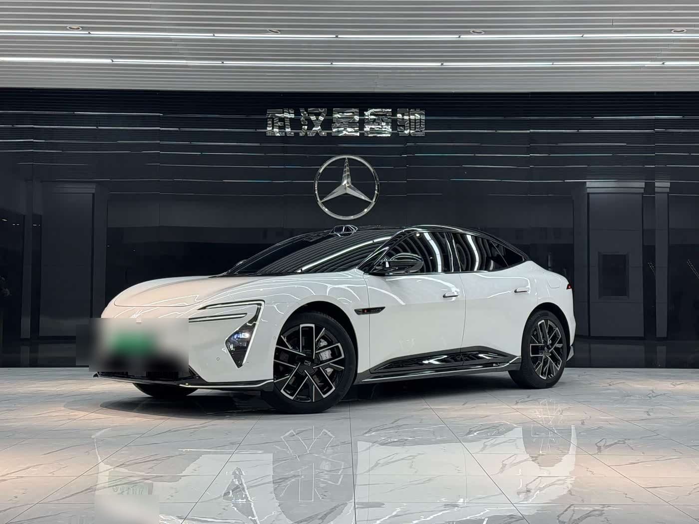2025 Avatr 06 front exterior