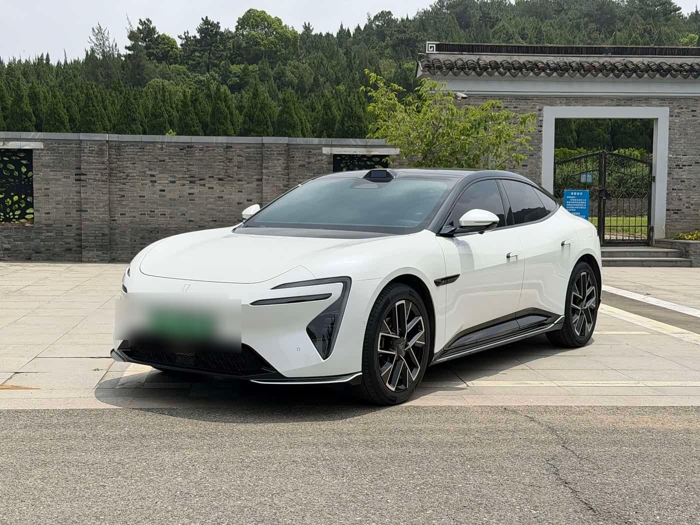 2025 Avatr 06