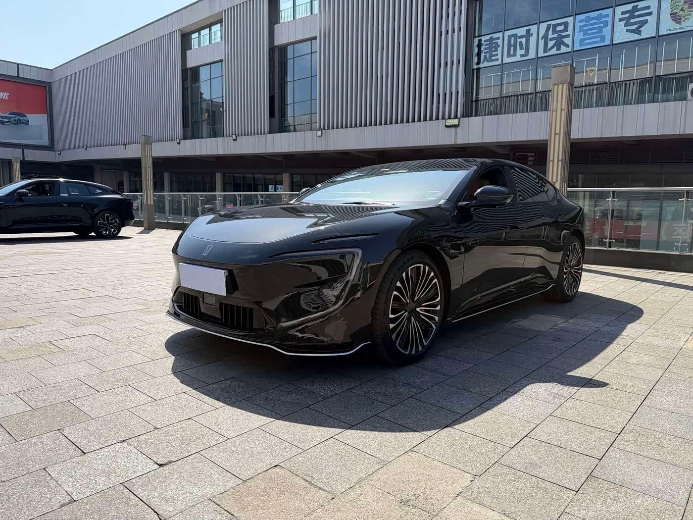 2025 Avatr 12 front exterior