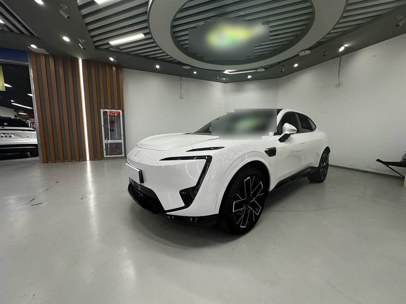 2025 Avatr 11