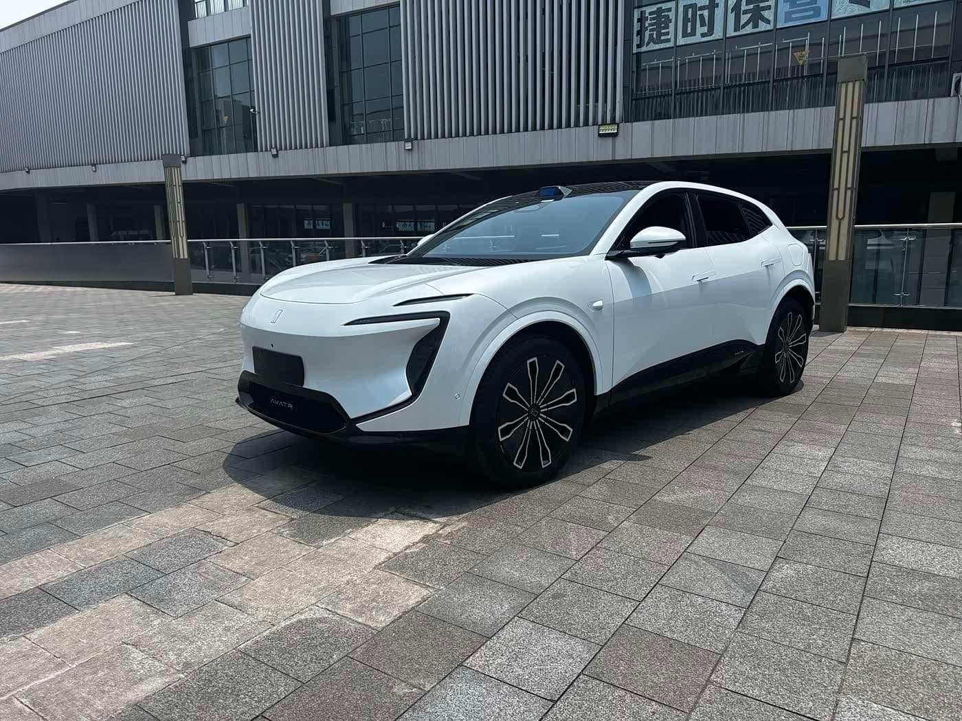 2024 Avatr 07 front exterior