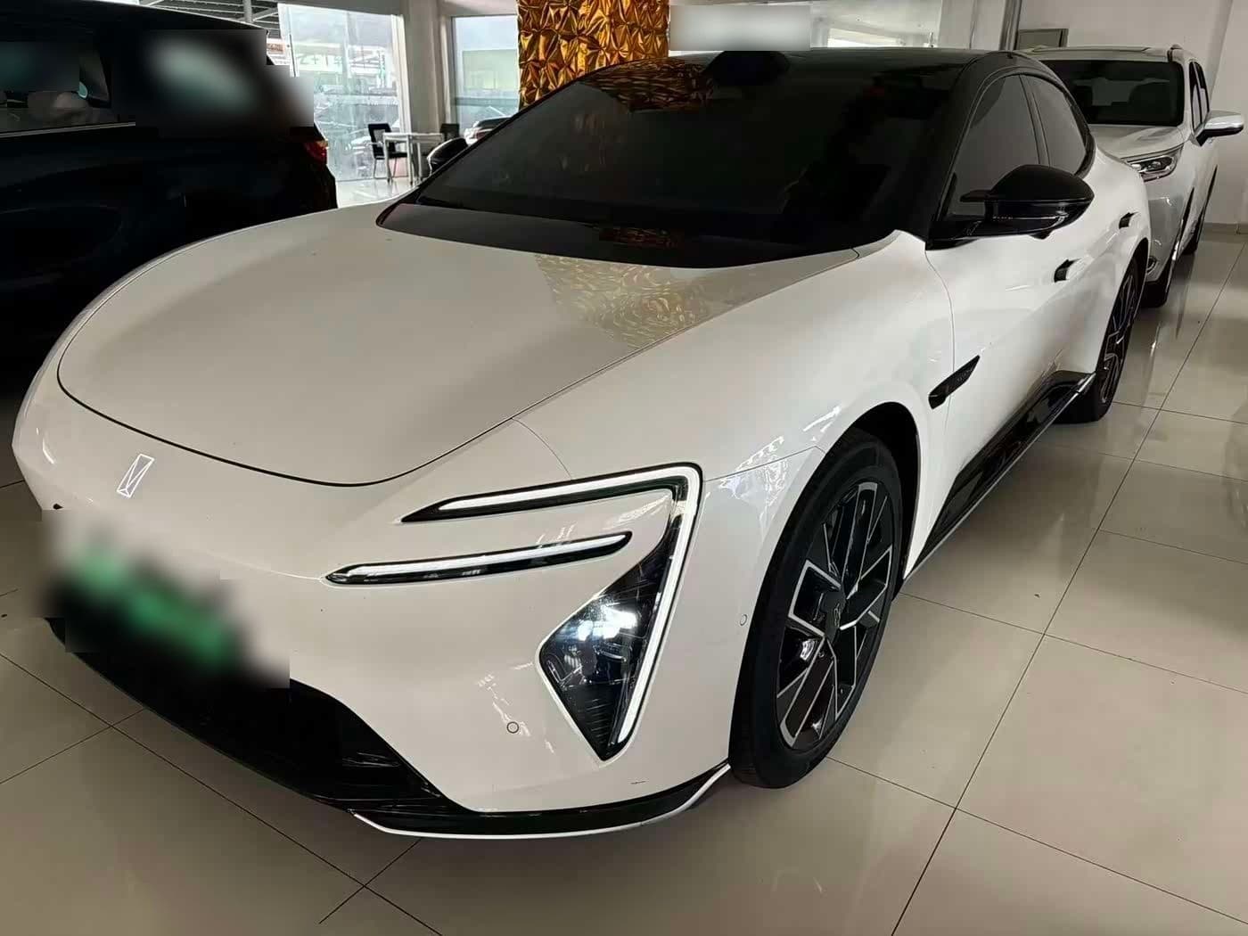 2025 Avatr 06 front exterior
