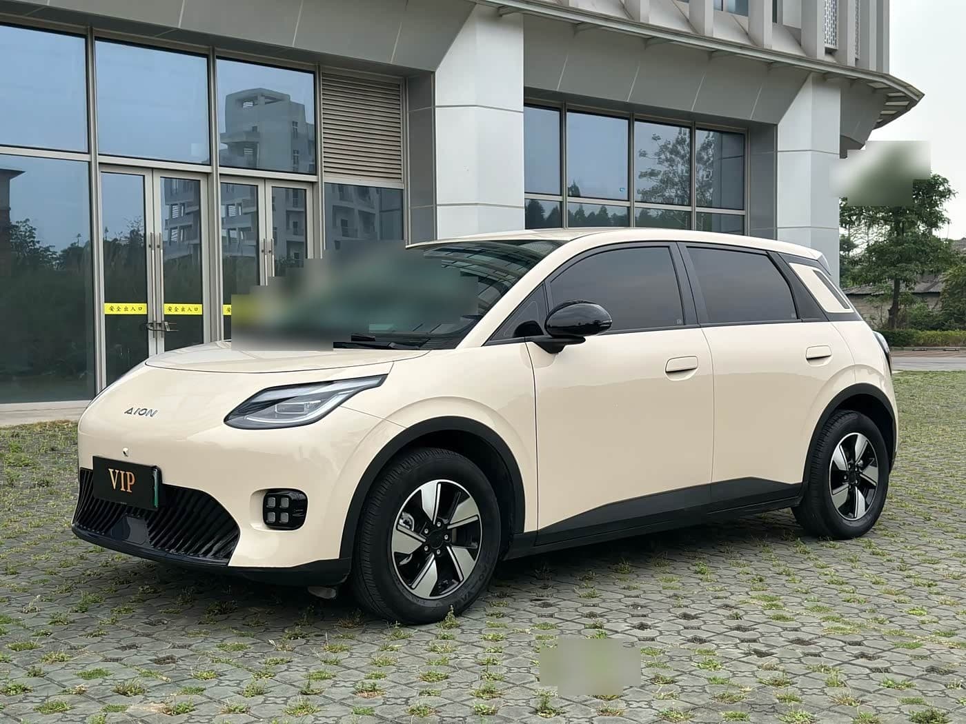 2025 Aion UT front exterior