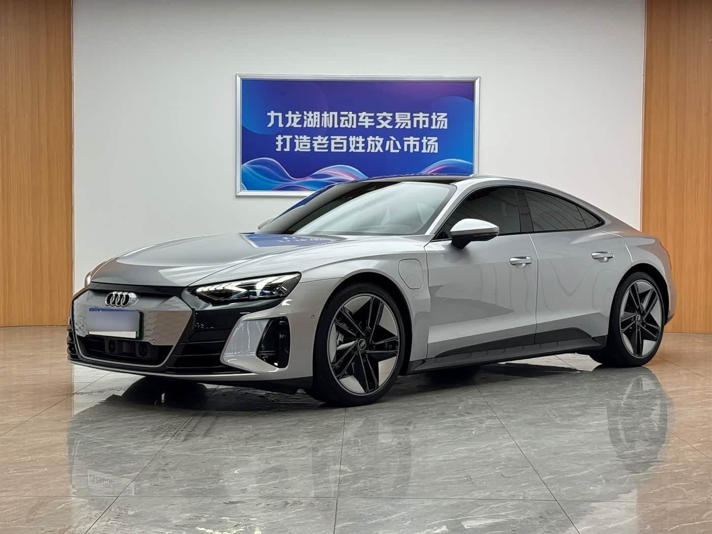 2023 Audi e-tron GT front exterior