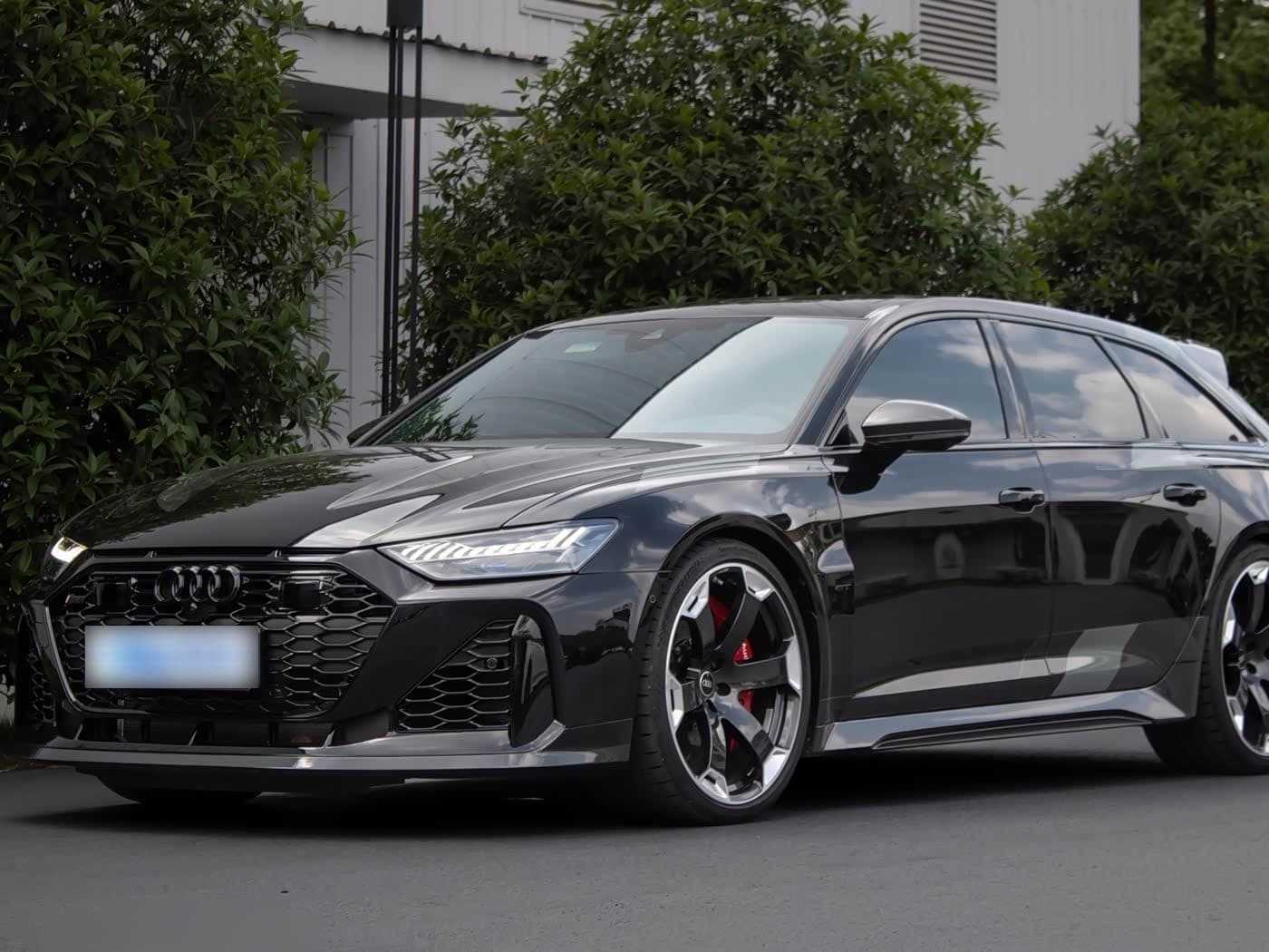 2025 Audi RS 6 front exterior