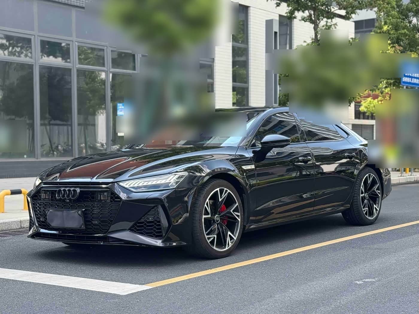 2023 Audi A7L front exterior