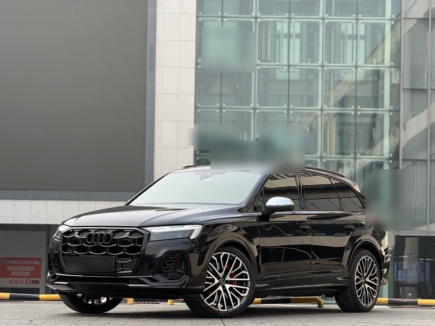 2024 Audi SQ7