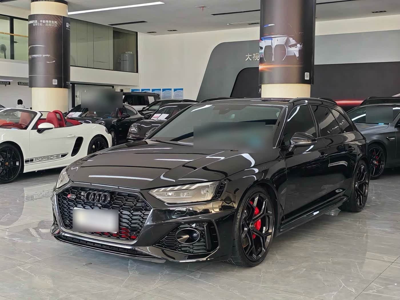 2023 Audi RS 4 front exterior