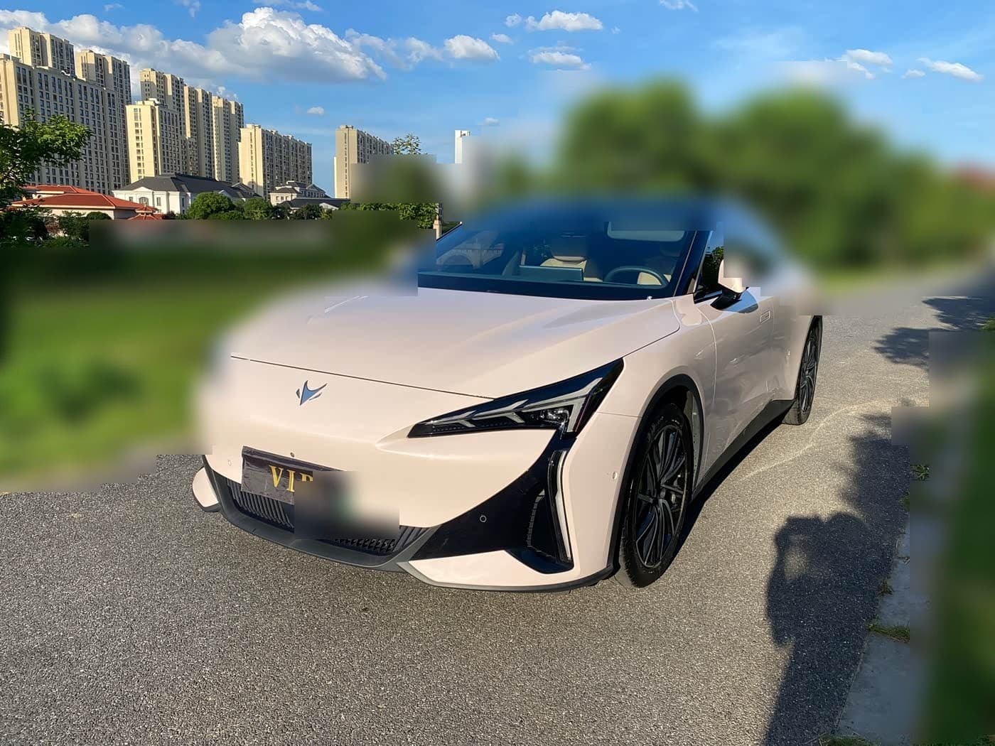 2025 Arcfox Alpha S5 front exterior
