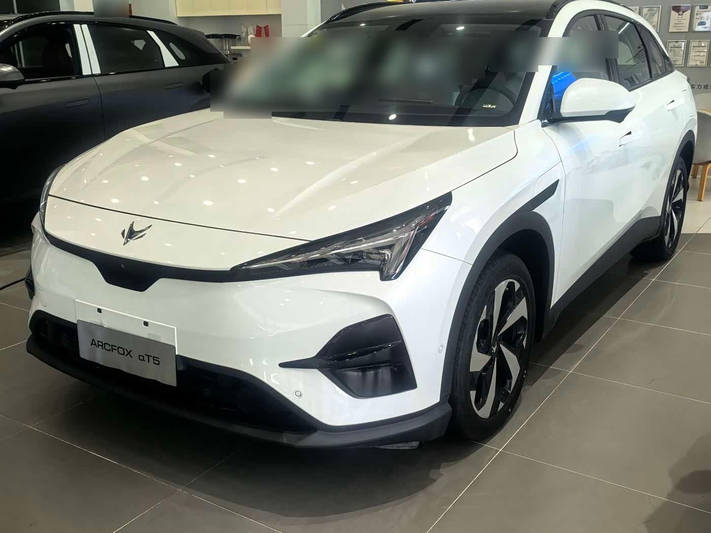 2024 Arcfox Alpha T5 front exterior