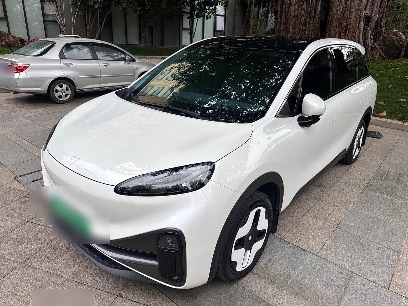 2024 Arcfox Koala S front exterior