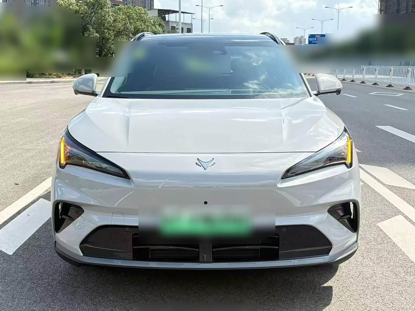 2025 Arcfox Alpha T5 front exterior