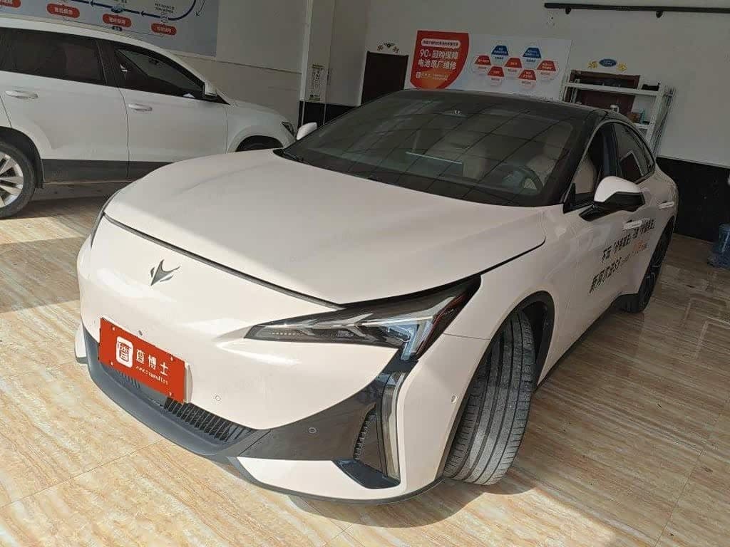 2024 Arcfox Alpha S5 front exterior