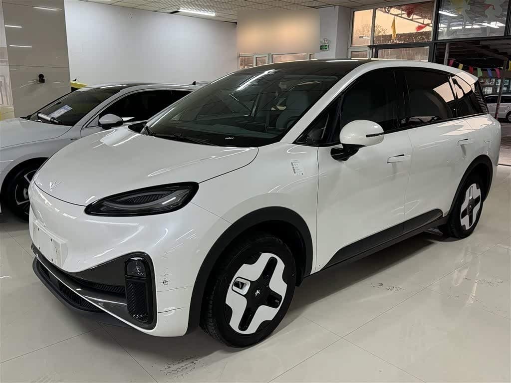 2024 Arcfox Koala S front exterior