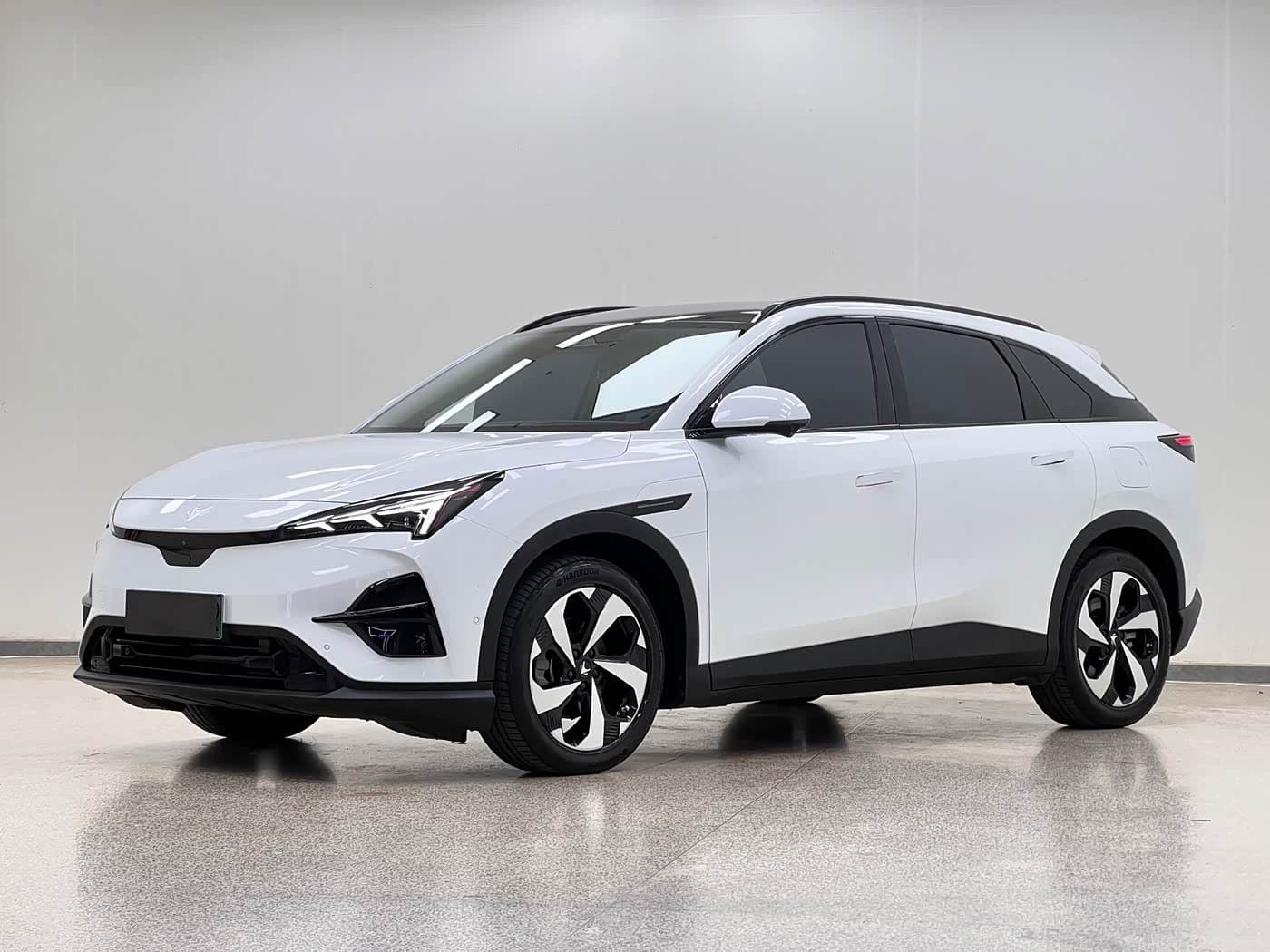 2024 Arcfox Alpha T5 front exterior