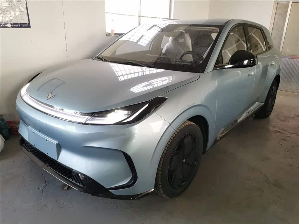 2025 Arcfox T1 front exterior