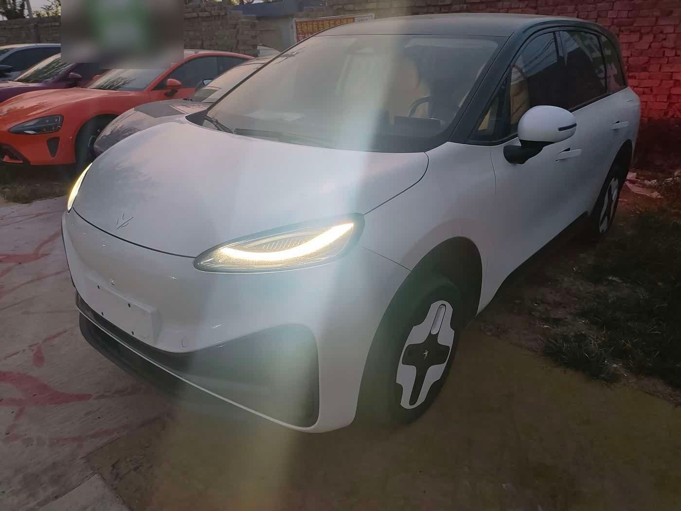 2024 Arcfox Koala front exterior