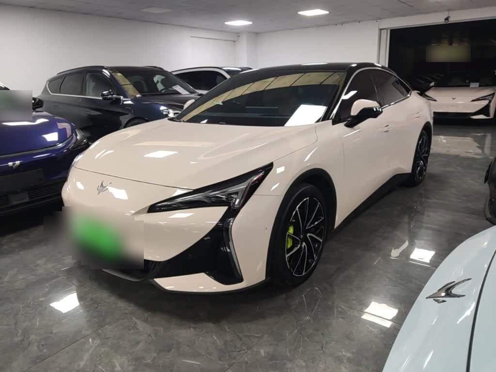 2024 Arcfox Alpha S5 front exterior