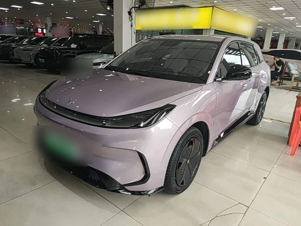 2025 Arcfox T1 front exterior